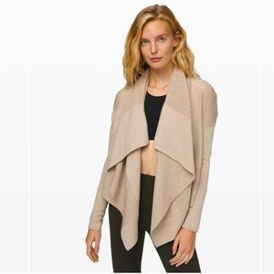 Lululemon Sit in Lotus convertible knit wrap